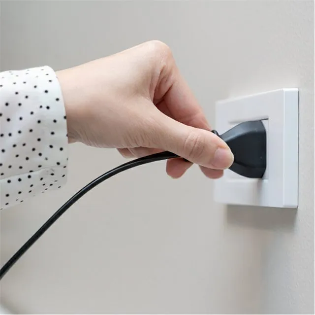 Plugging the Heatoor into a standard wall outlet